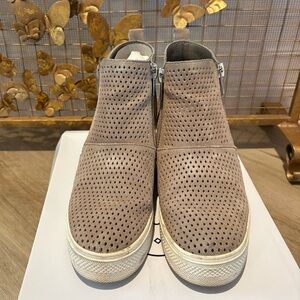 Steve Madden “Wedgie” Taupe Suede Wedge Sneakers